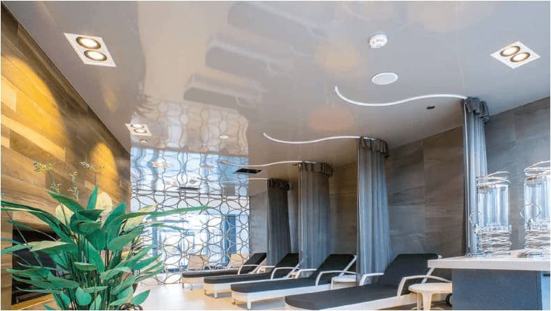 Spanndecke im Hilton Tallinn Park Hotel – Referenz von Vectadesign