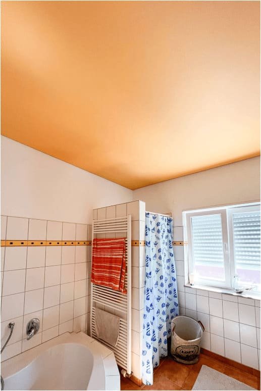 Matte Spanndecke im Badezimmer in Karlsruhe