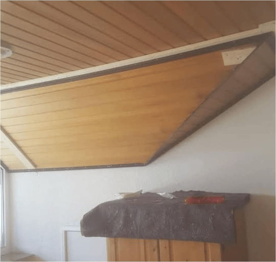 Umlenkprofil in Sonderform vor der Montage der Spanndecke