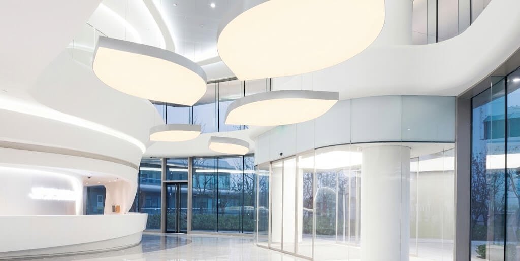 Lichtmodul Mira in Blatt- bzw. Zitronenform – Spanndecke mit Beleuchtung