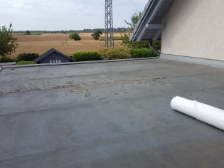 Flachdachbeschichtung-Dachsanierung-in-oelbronn-duerrn2