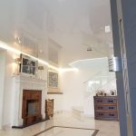 Flur- Eingangsbereich Weiß hochglanz mit umlaufender Beleuchtung