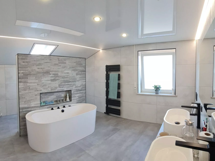 Referenzen Infabe Badezimmer Hochglanz Spanndecke